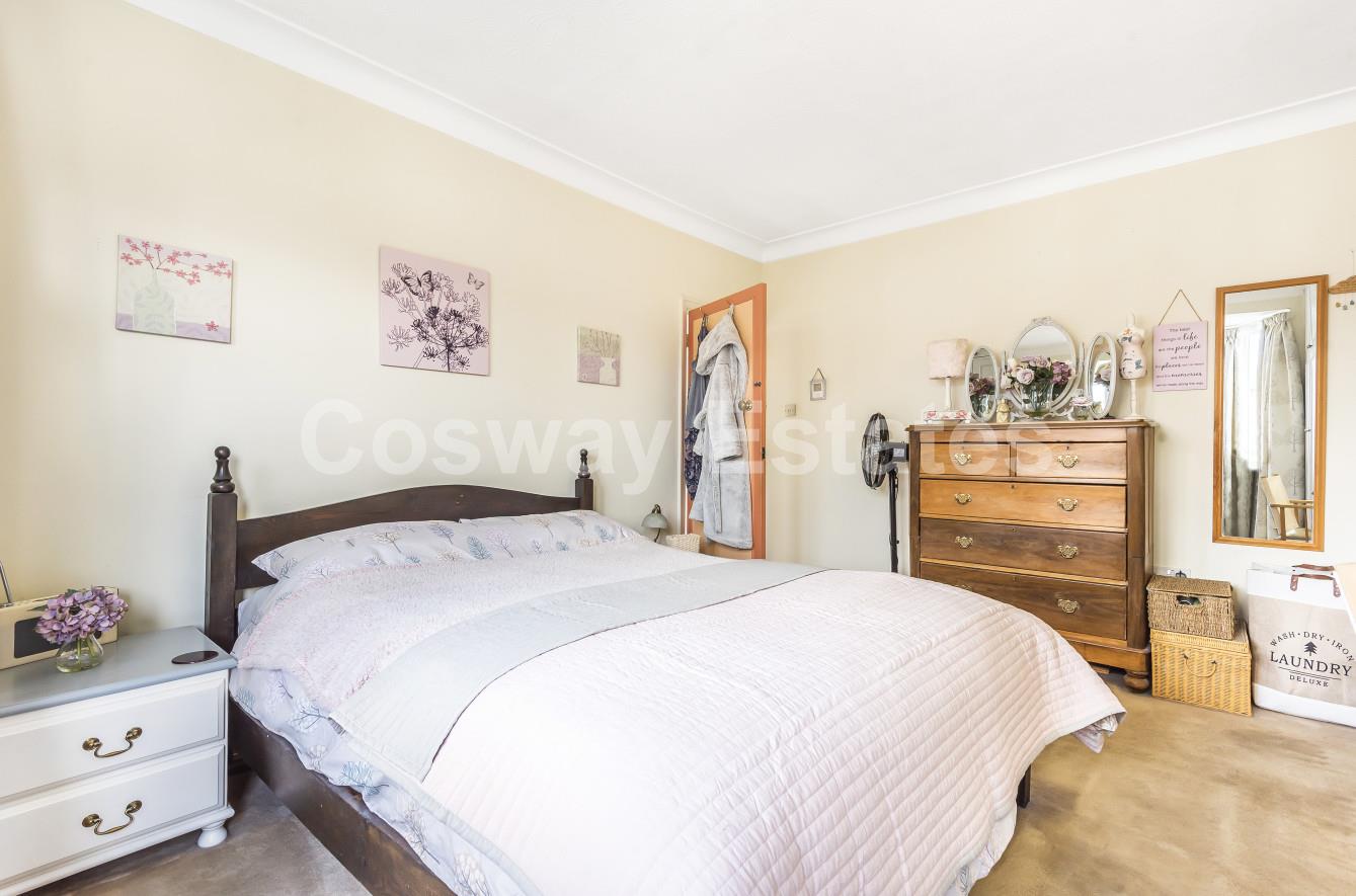 Hillside Grove, Mill Hill